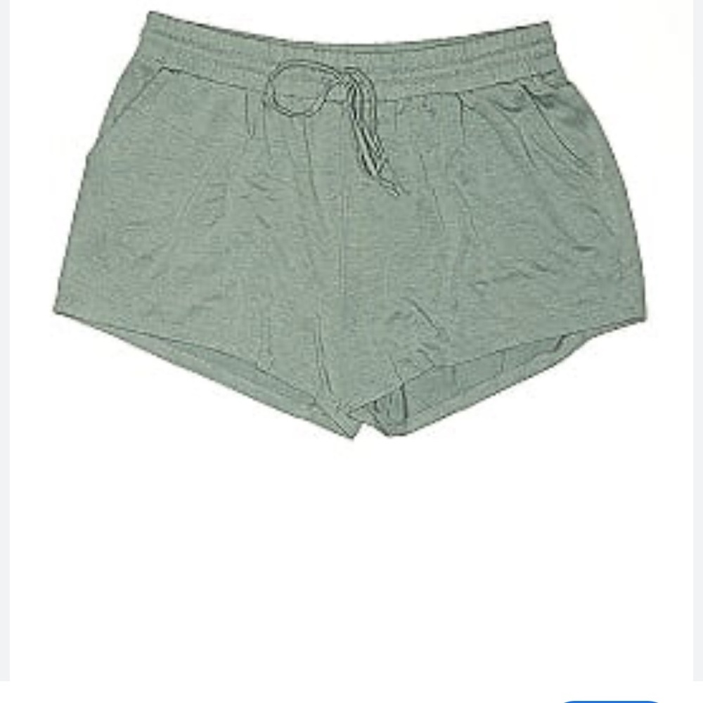 Bobeau Women's Light Green Shorts size large